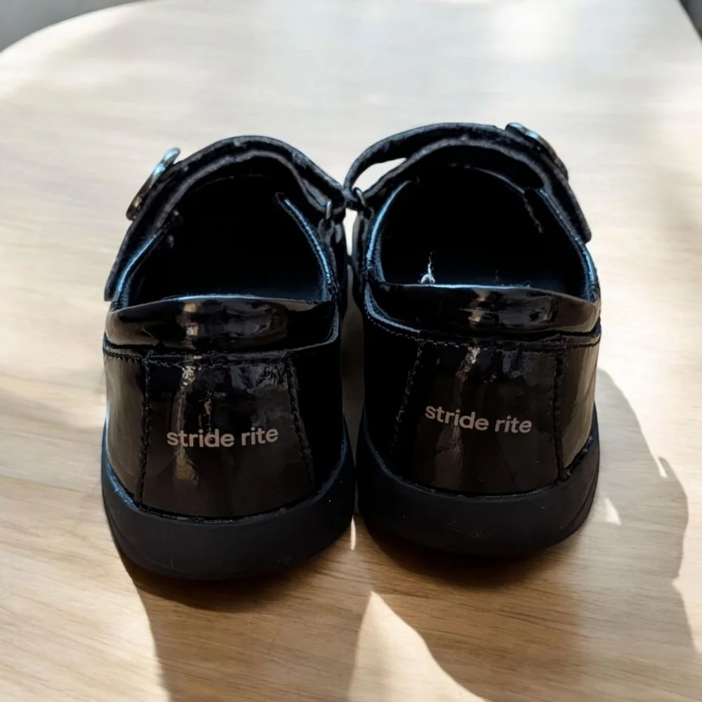 Stride Rite Girls Black Patent Dress Shoes with Floral Accent Size 13.5